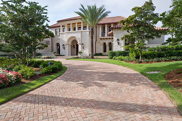 Best Driveway Paving Company  in Muscatine, IA